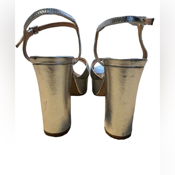 Schutz Platform Silver Sandal. Size 8 - Picture 3 of 7